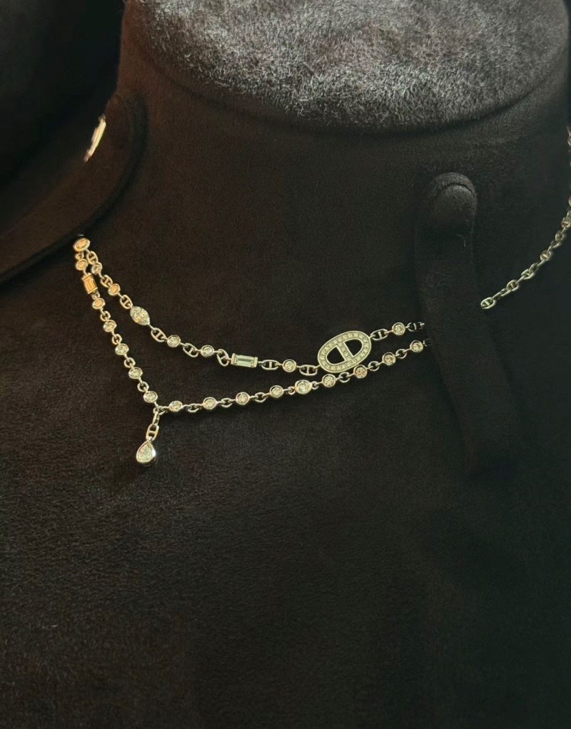 H**me5 necklaces